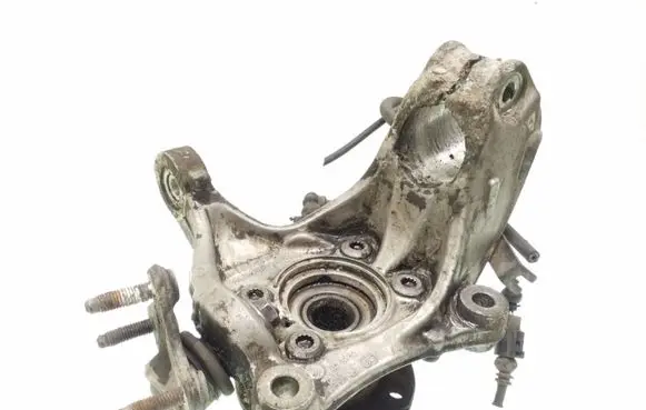 Front wheel hub spindle knuckle
