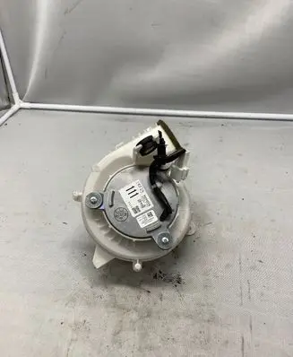 Toyota Prius (XW30) Hybrid/electric vehicle battery fan G923047020