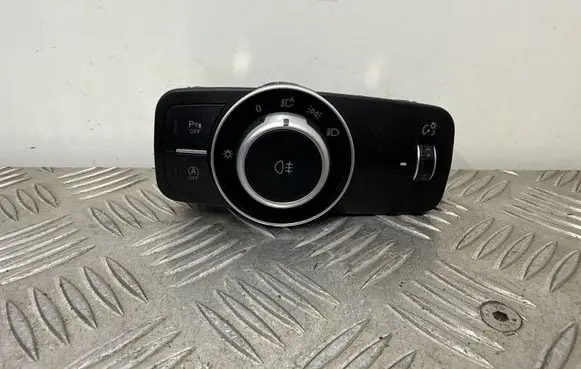 Alfa Romeo Giulia Light switch 01561323270