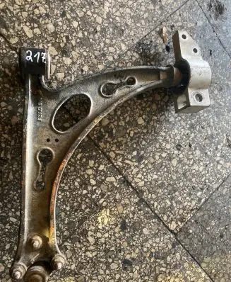 Volkswagen Touran I Front lower control arm/wishbone