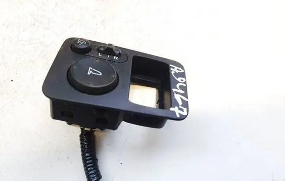 Wing mirror switch