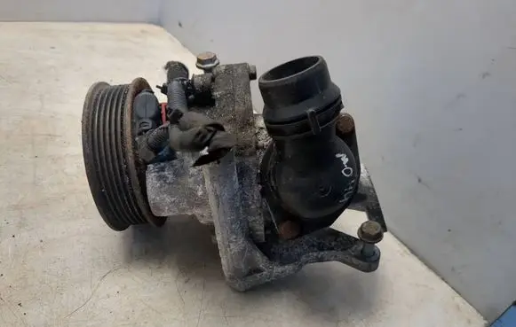Opel Insignia A Water pump 