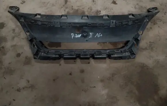 Peugeot 5008 II Front bumper mounting bracket 9815317777