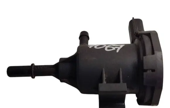 Mercedes-Benz E C207 W207 Vacuum valve A0014760532