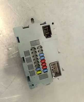 Land Rover Evoque I Fuse module CPLA14Q073AA 71739084 73707520