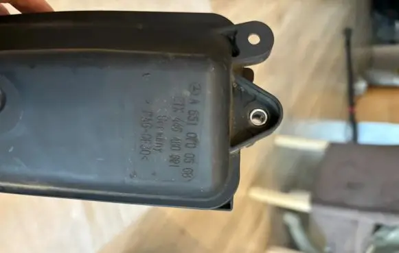 Mercedes-Benz C W204 Vacuum air tank A6510700568 446480601 6510700568