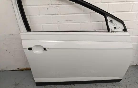 Volkswagen Taigo Front door