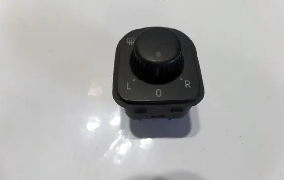 Volkswagen Jetta V Wing mirror switch 1K0959565L