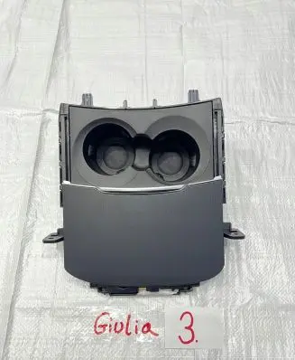 Alfa Romeo Giulia Cup holder 