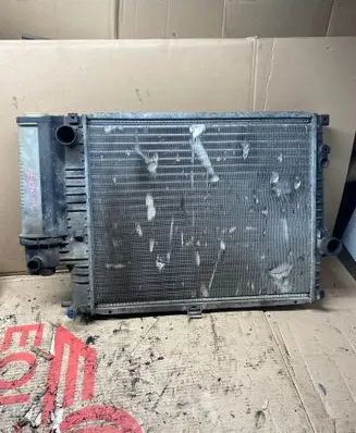 BMW 5 E34 Coolant radiator D7B0051T TH042J48
