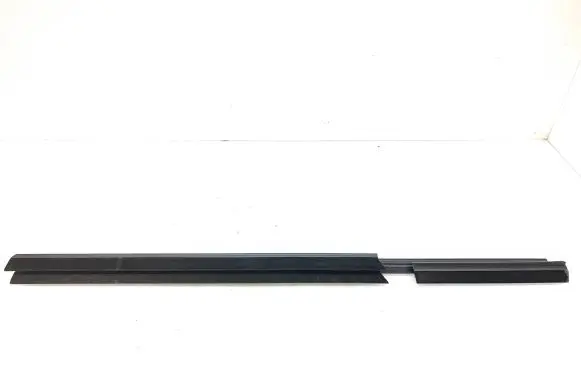 BMW X4 G02 Rubber seal rear door window/glass 7433107