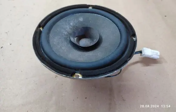 Hyundai Sonata Front door speaker 953303K500