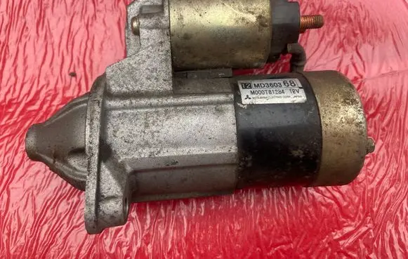 Mitsubishi Pajero Pinin Starter motor M000T81284
