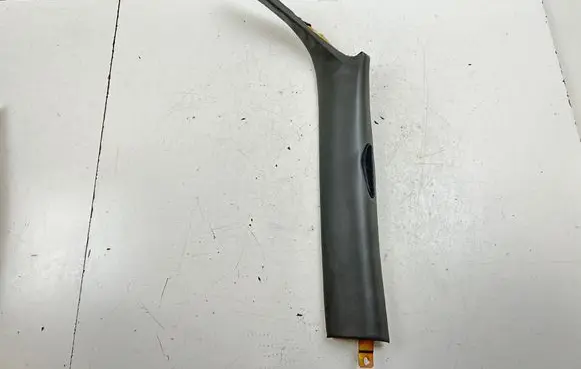 Maserati Coupe (B) pillar trim (top) 