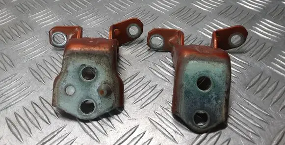 Ford Ranger Front door hinge set AB392122801AA AB392122810AA