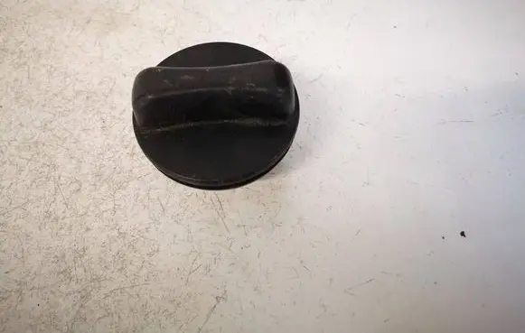 Nissan Juke I F15 Fuel tank filler cap