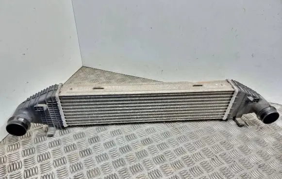 Mercedes-Benz E W212 Intercooler radiator A2045000100 13T098041 3138476