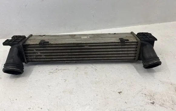 BMW 3 E90 E91 Intercooler radiator 7798788 2210071952 2096399