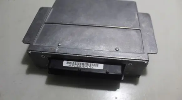 Saab 9-5 Engine control unit/module ECU 717700353