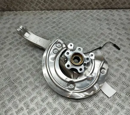 BMW X6 G06 Front wheel hub 6876655