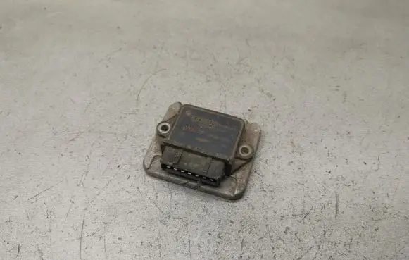 Volkswagen PASSAT B3 Ignition amplifier control unit 191905351B