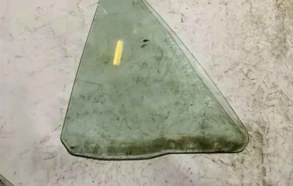 Mazda 323 Rear vent window glass 