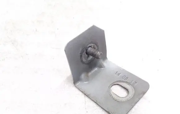 Land Rover Range Rover Evoque L538 Fender mounting bracket 