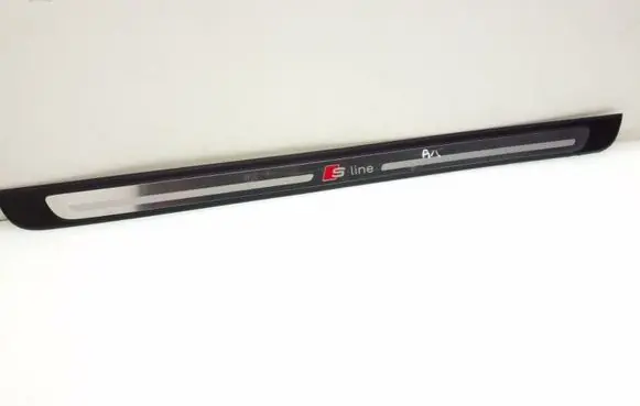 Audi A1 Front sill trim cover 8X3853373A