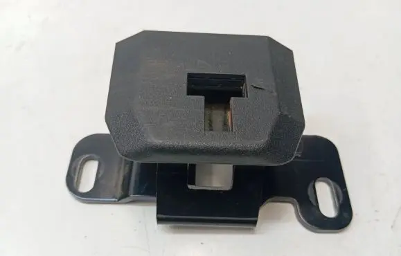 Mercedes-Benz E W213 Parcel shelf load cover mount bracket A2138100182
