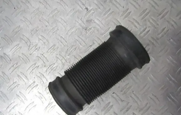 Audi A4 S4 B5 8D Air intake hose/pipe 8d0129627