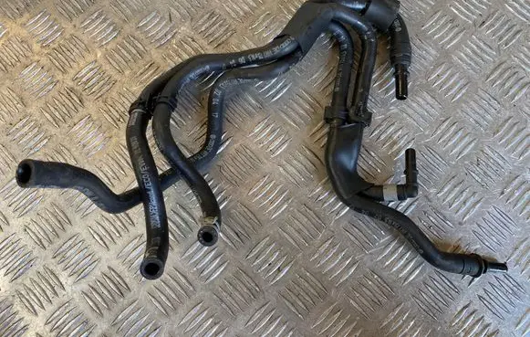 Audi A4 S4 B9 Fuel line/pipe/hose 8W0201215A 92024 52624