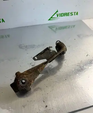 Opel Vivaro Other engine bay part