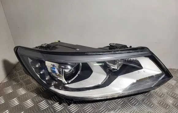 Volkswagen Golf VI Headlight/headlamp 5N1941752 01074812000464 1ZS01074812