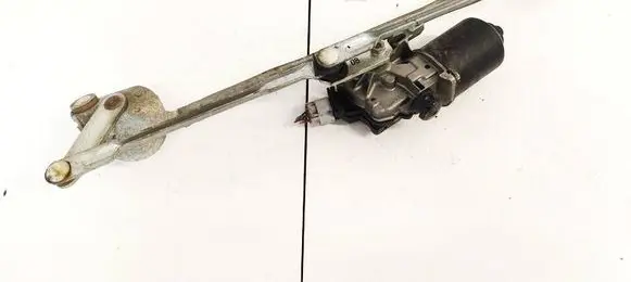 Toyota Avensis T250 Front wiper linkage and motor