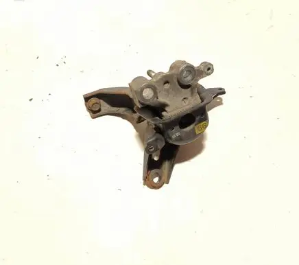 Lexus CT 200H Engine mount bracket