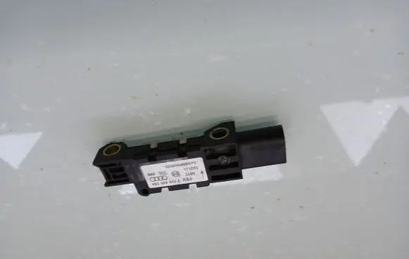 Audi A3 S3 8P Airbag deployment crash/impact sensor 4B0959643E 171003