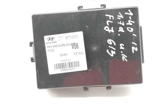 Hyundai i40 Other devices 957703Z050