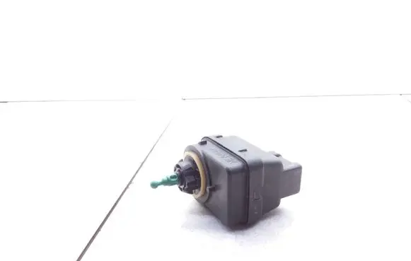 Renault Megane I Headlight level adjustment motor 07700840141