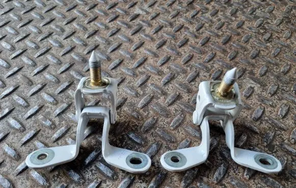 Jeep Grand Cherokee Tailgate/trunk/boot hinge