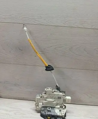 Audi A3 S3 8P Front door lock 4F1837016