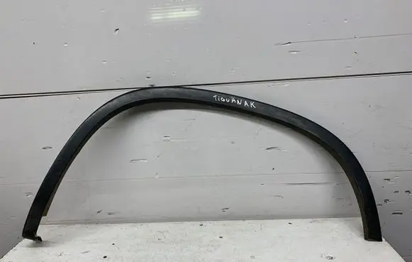 Volkswagen Tiguan Rear fender molding trim 5N0854819A