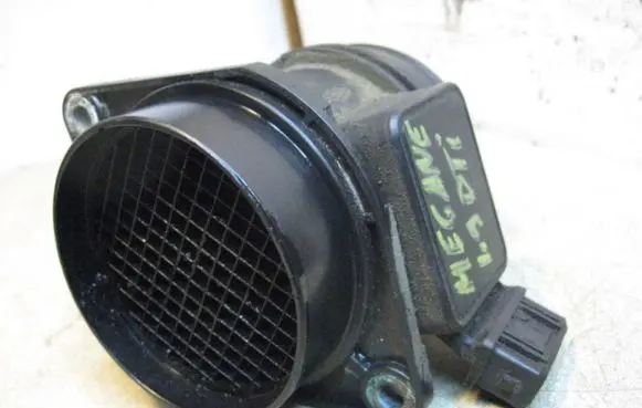 Renault Laguna I Mass air flow meter 7700105010B