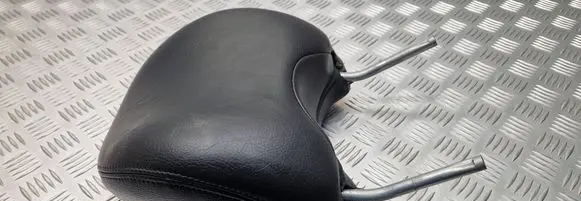 Volvo V70 Front seat headrest 