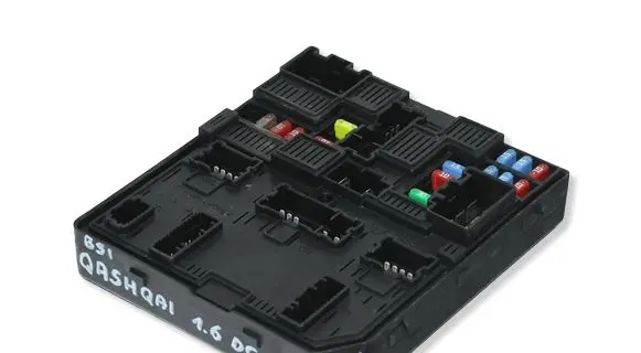 Nissan Qashqai Fuse module 284B74BA0A