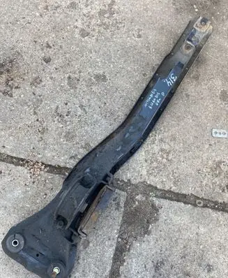 Mitsubishi Grandis Front subframe