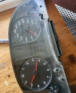 Audi 80 90 B3 Speedometer (instrument cluster) 231020025001 893919067