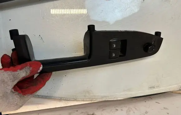 Audi A4 S4 B7 8E 8H Electric window control switch 8E1867171