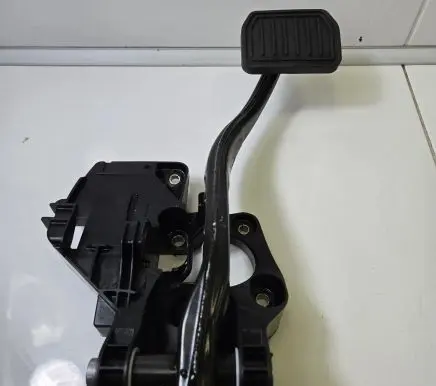 Tesla Model 3 Brake pedal 104469100D