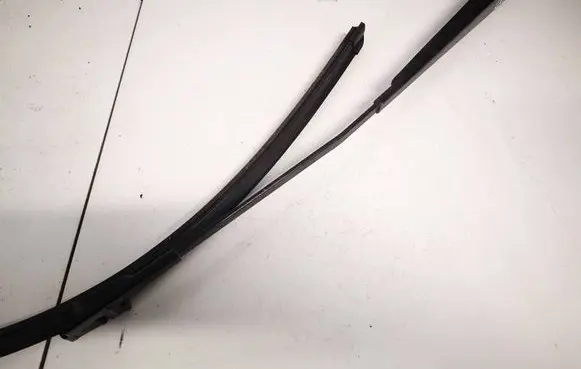 Front wiper blade arm