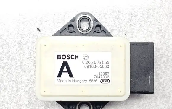 Toyota Avensis T270 ESP acceleration yaw rate sensor 8999005033 0265005855